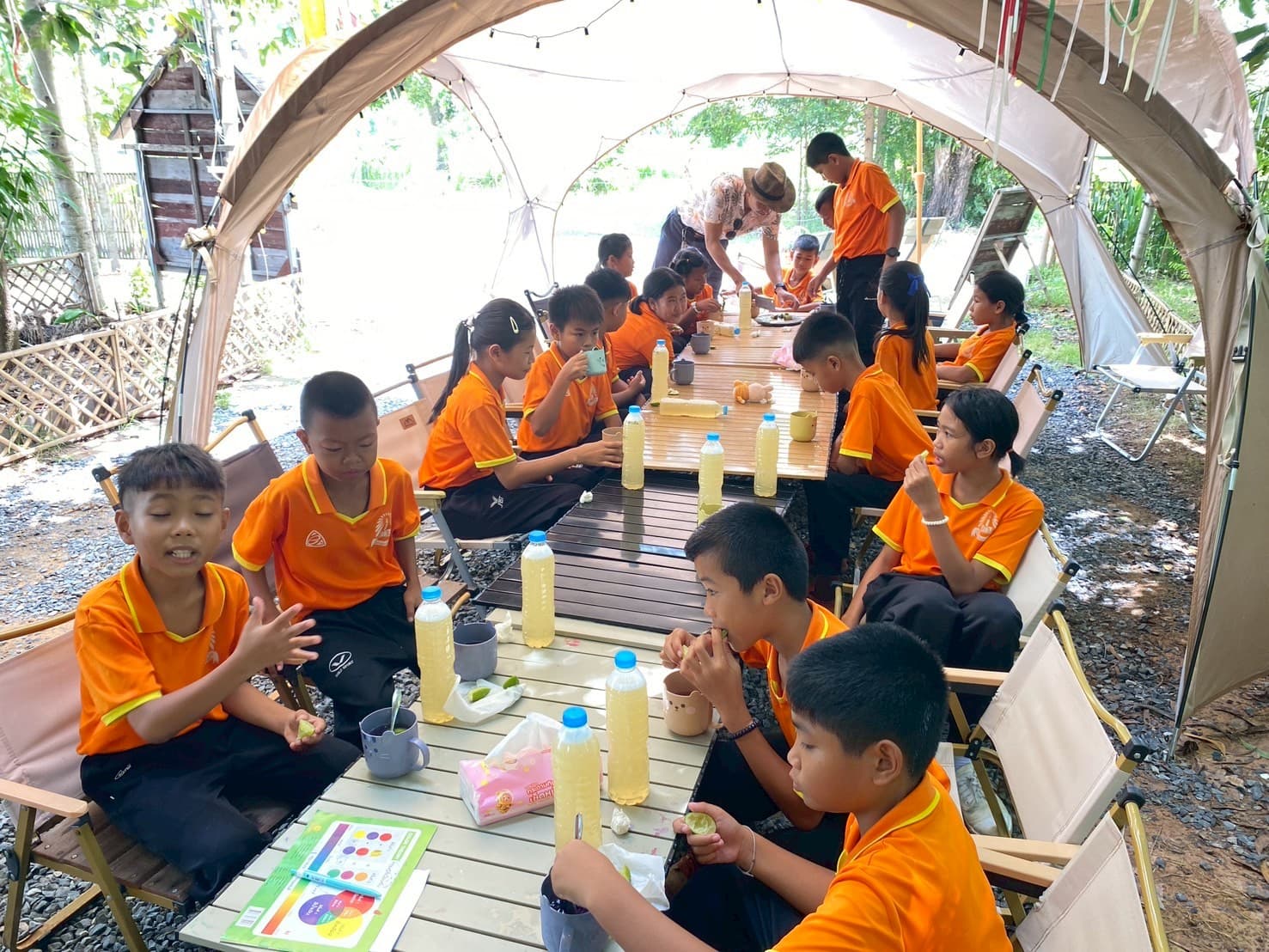 “ภูมิปัญญาสวนเพิ่มสุข”(ทำน้ำยาเอนกประสงค์)